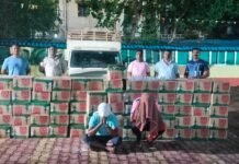 आठ लाख पंचाहत्तर हजारची दारू पोलीसांनी पकडली, दोन जण पोलीसांच्या ताब्यात, चंद्रपूरच्या स्थानिक गुन्हे शाखेची कारवाई